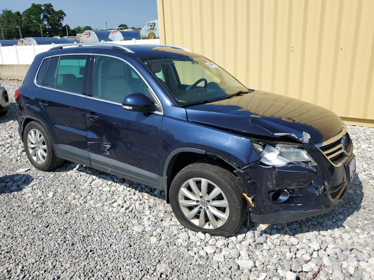 Volkswagen Tiguan s 2011