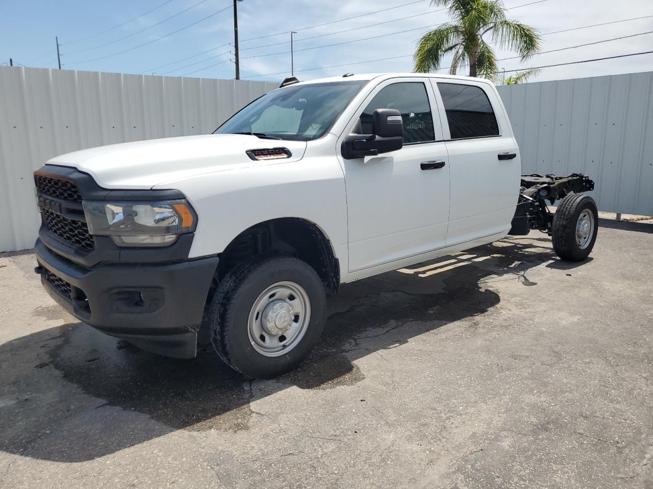 RAM 2500 TRADESMAN