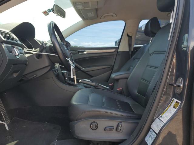 2017 VOLKSWAGEN PASSAT R-L 1VWDT7A39HC039946