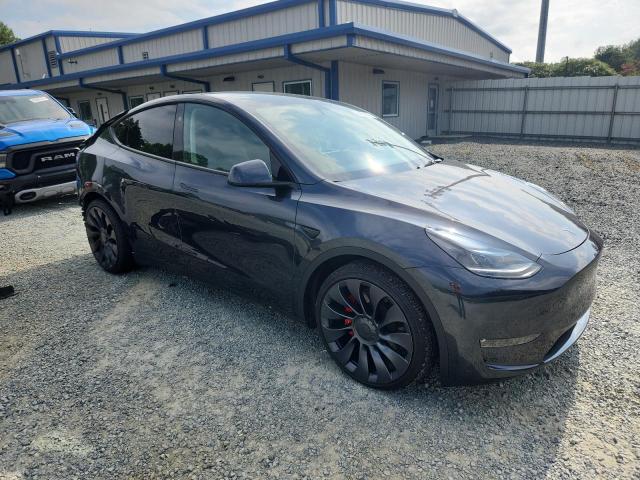 2024 TESLA MODEL Y 7SAYGDEF9RA322556