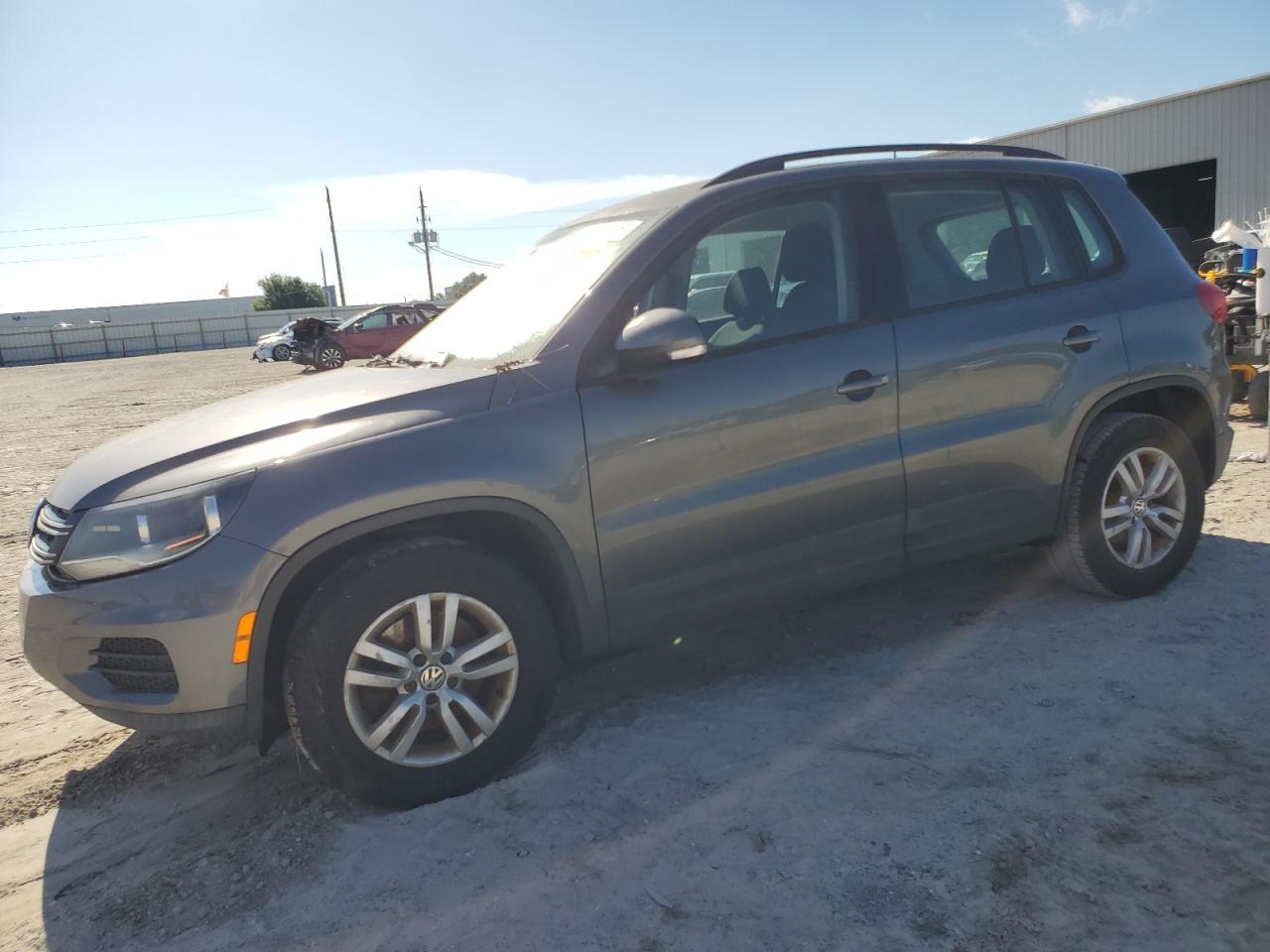 VOLKSWAGEN TIGUAN S