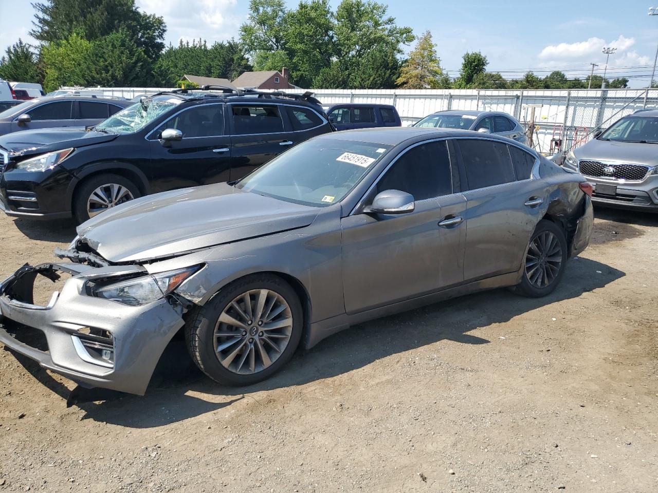 INFINITI Q50 LUXE