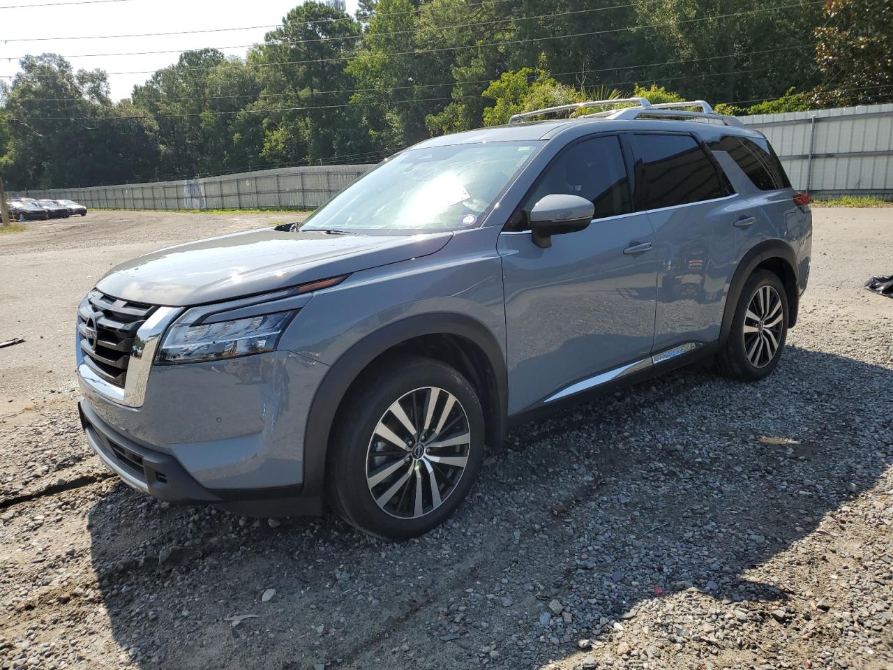 NISSAN PATHFINDER PLATINUM