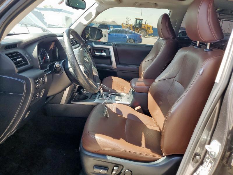 2018 TOYOTA 4RUNNER SR JTEBU5JR8J5555365