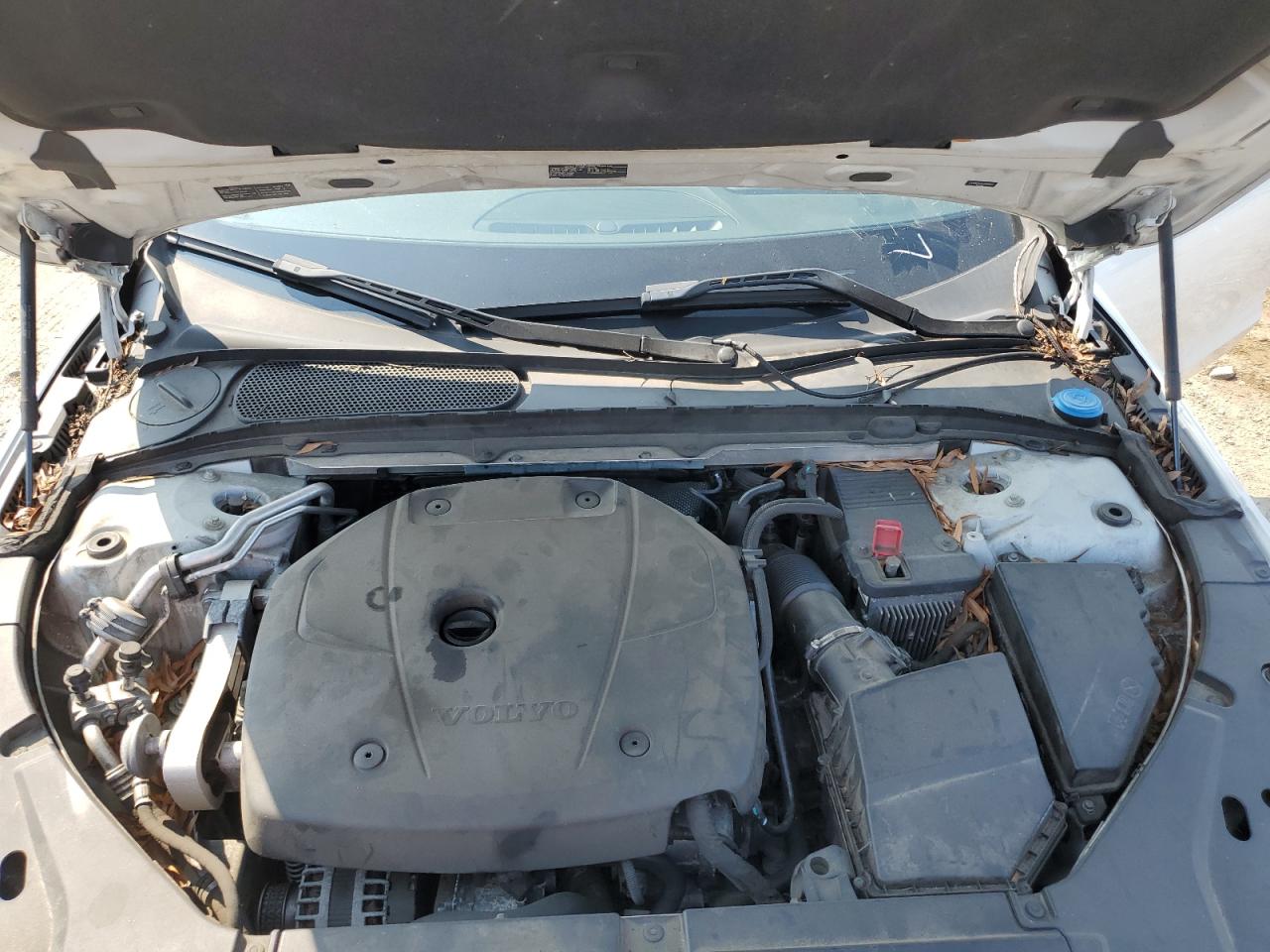 VOLVO S90 T5 MOMENTUM