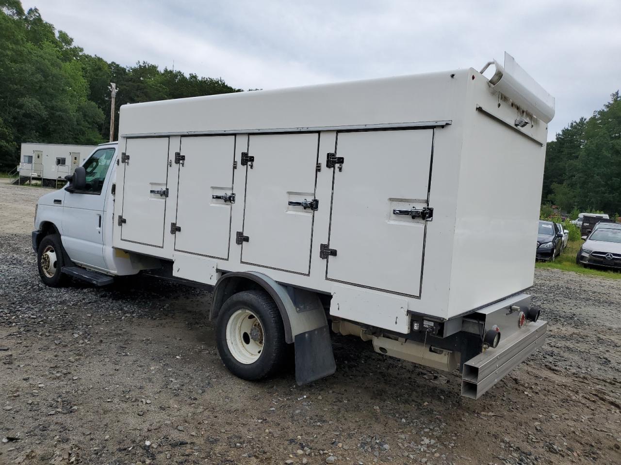 FORD ECONOLINE E450 SUPER DUTY CUTAWAY VAN