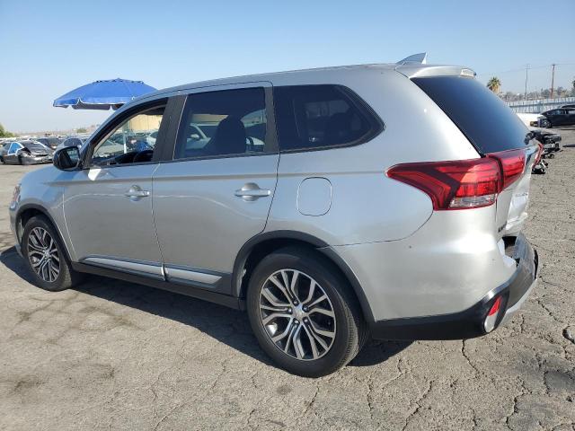 MITSUBISHI OUTLANDER 2018 silver  gas JA4AD2A37JJ003075 photo #3