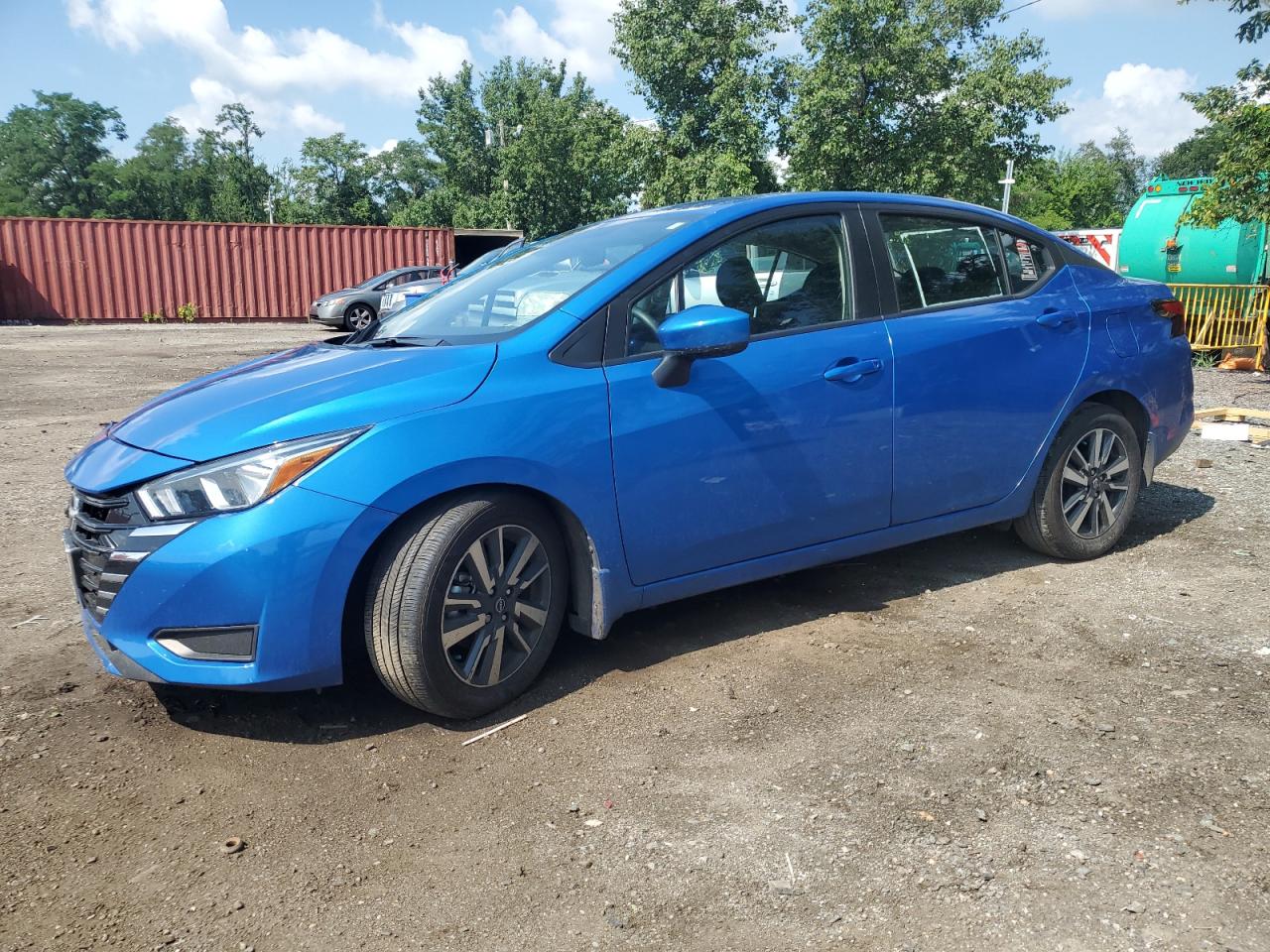 NISSAN VERSA SV
