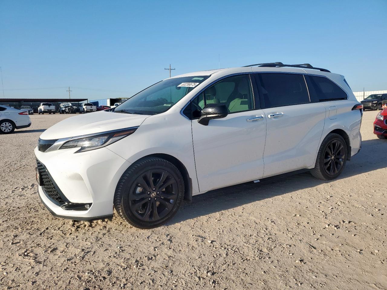 TOYOTA SIENNA XSE
