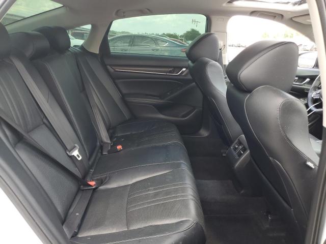 2018 HONDA ACCORD TOU 1HGCV2F96JA042668