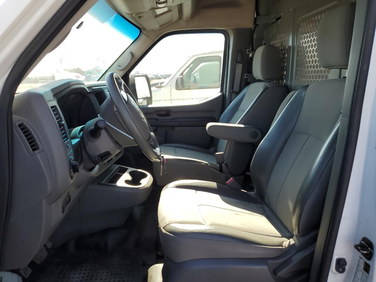 NISSAN NV2500 2500 S