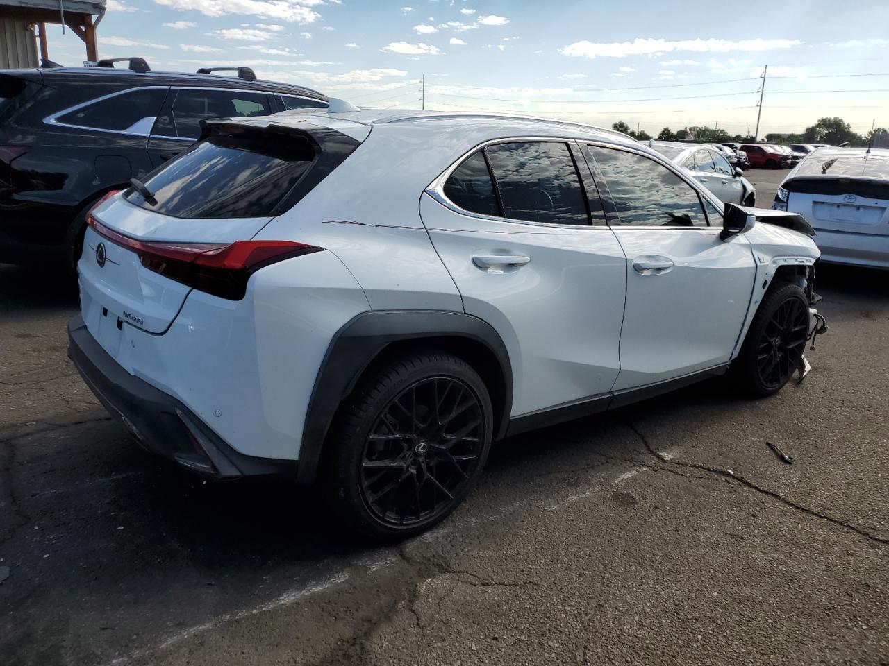 LEXUS UX 200