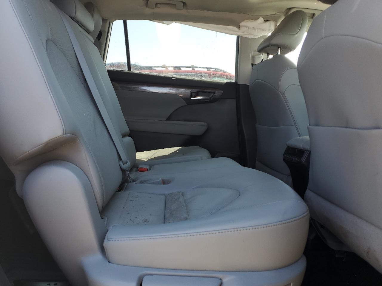 TOYOTA HIGHLANDER LIMITED