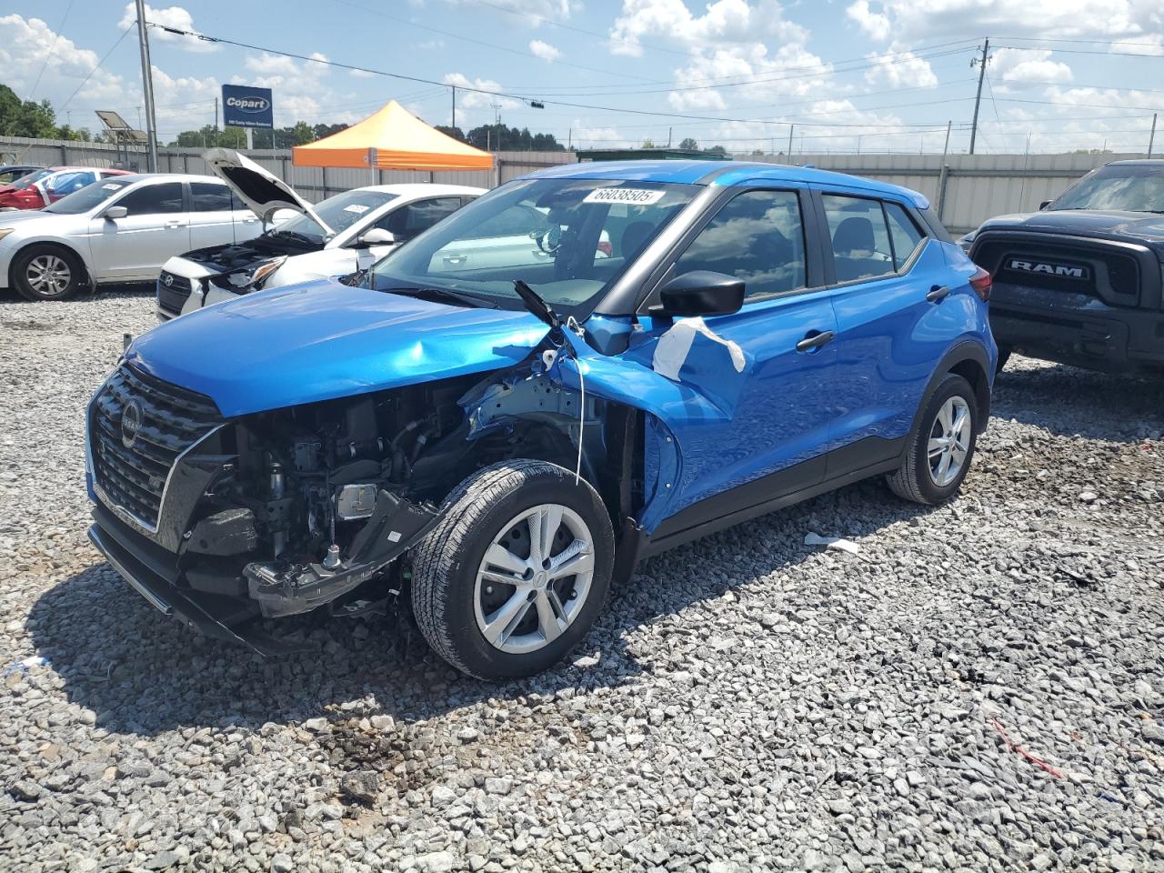  Salvage Nissan Kicks Play