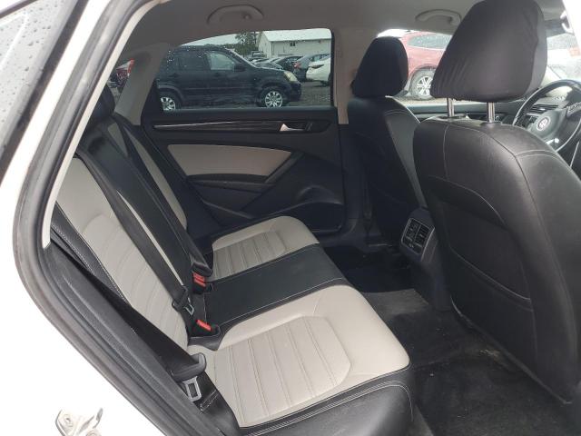 2015 VOLKSWAGEN PASSAT SE 1VWBS7A3XFC088905