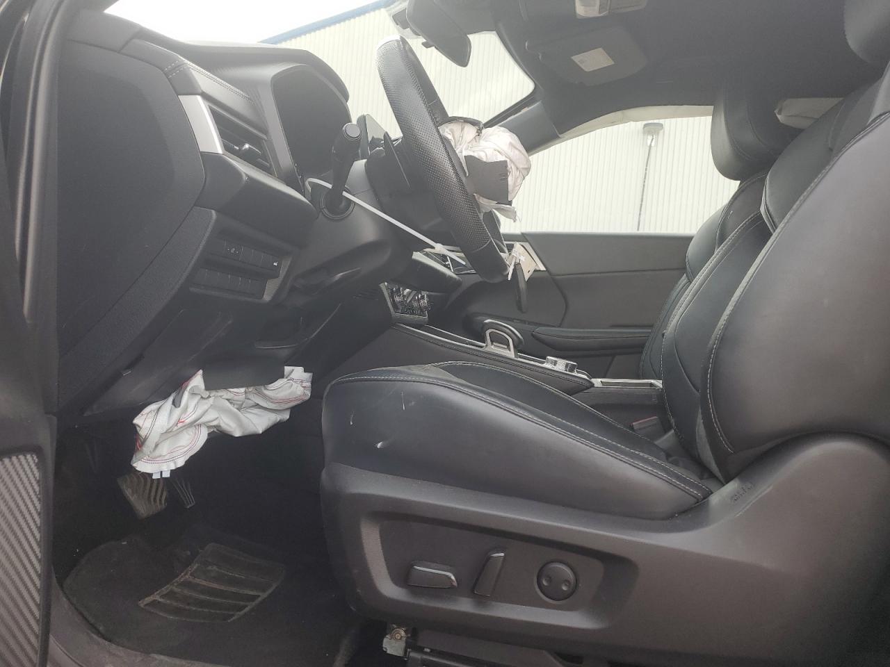 MITSUBISHI OUTLANDER SE