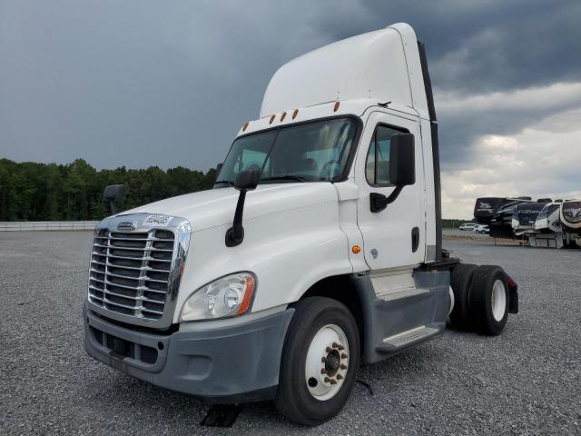 FREIGHTLINER CASCADIA 1 2016 white tractor diesel 1FUBGEDV7GLHC5778 photo #3