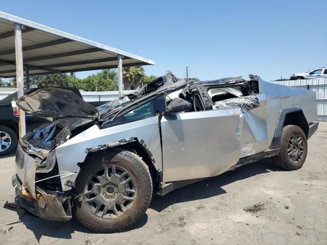 TESLA CYBERTRUCK
