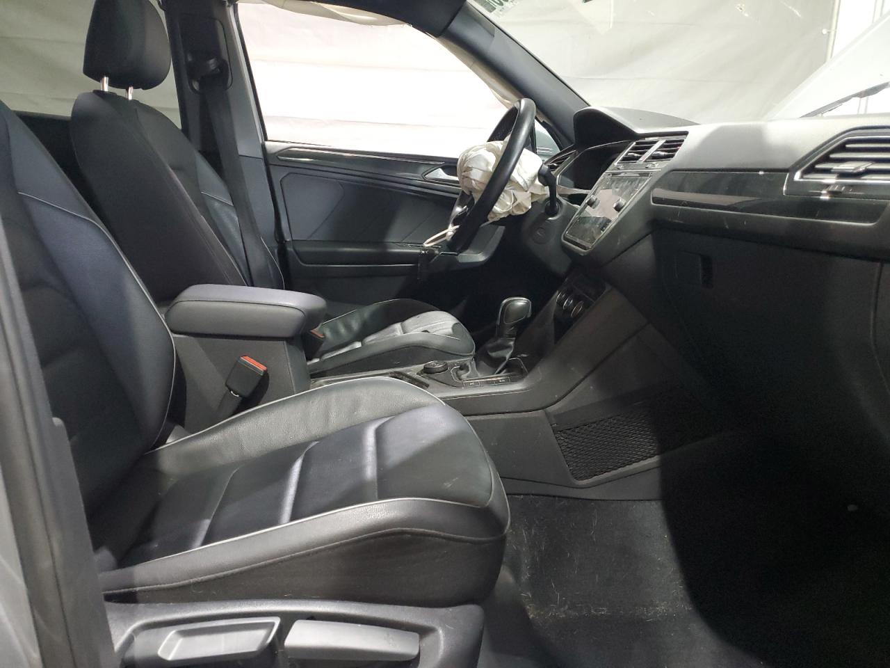 VOLKSWAGEN TIGUAN SEL PREMIUM R-LINE