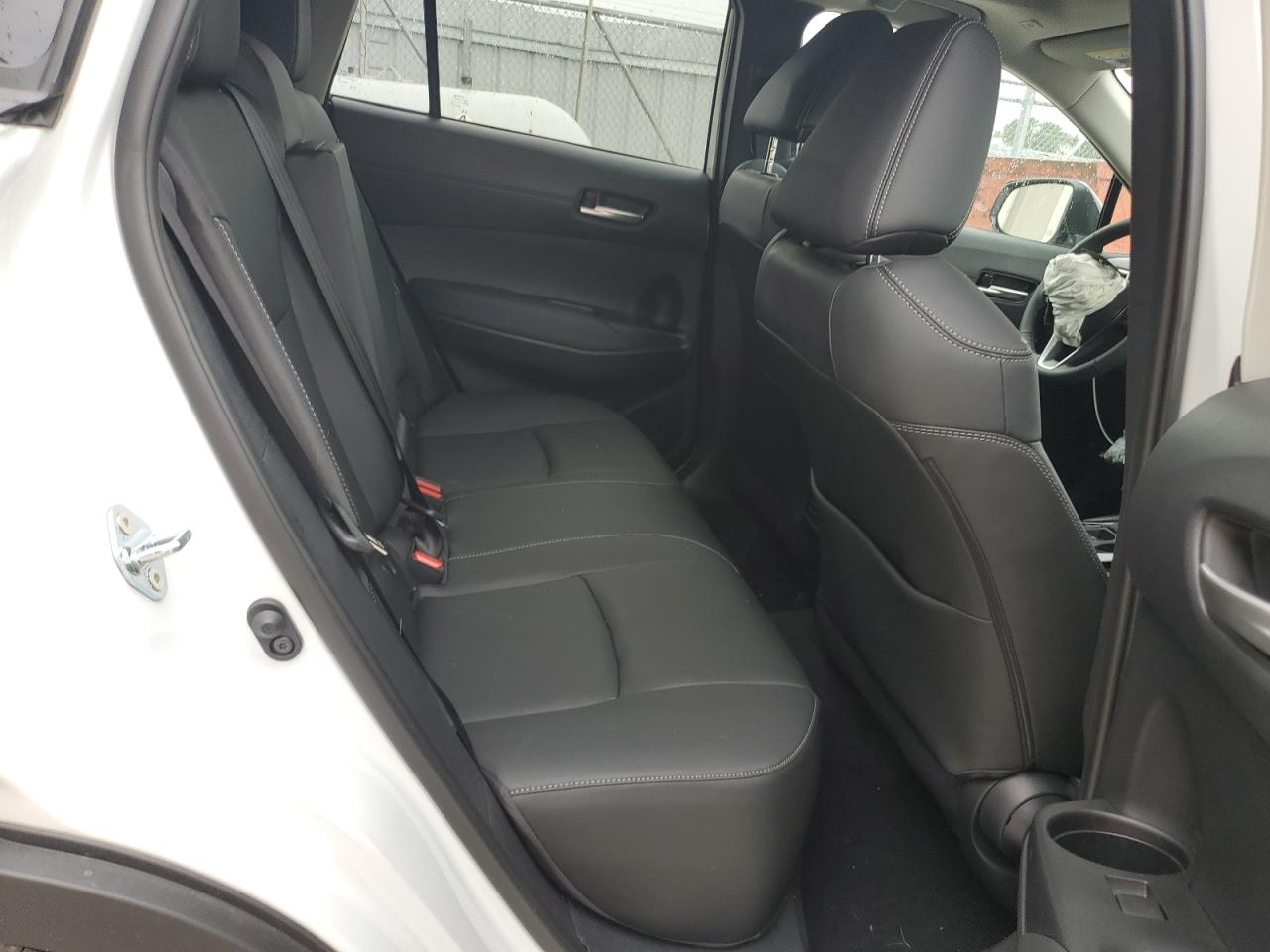 TOYOTA COROLLA CROSS XLE