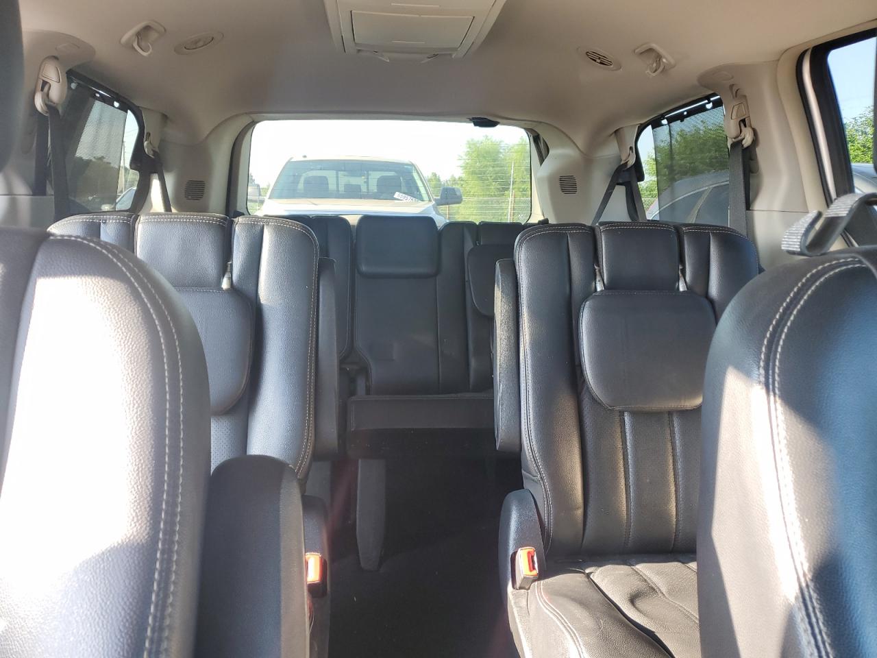 CHRYSLER TOWN & COUNTRY TOURING L