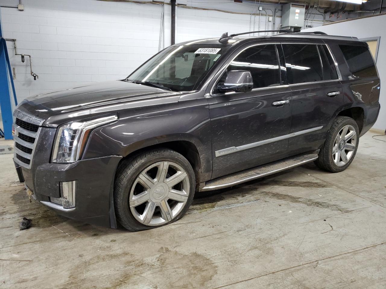 CADILLAC ESCALADE LUXURY