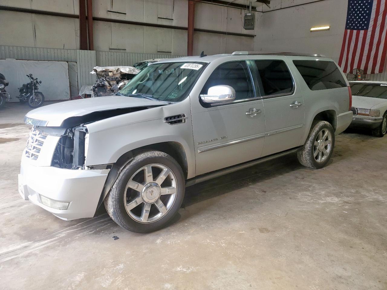 CADILLAC ESCALADE ESV PREMIUM