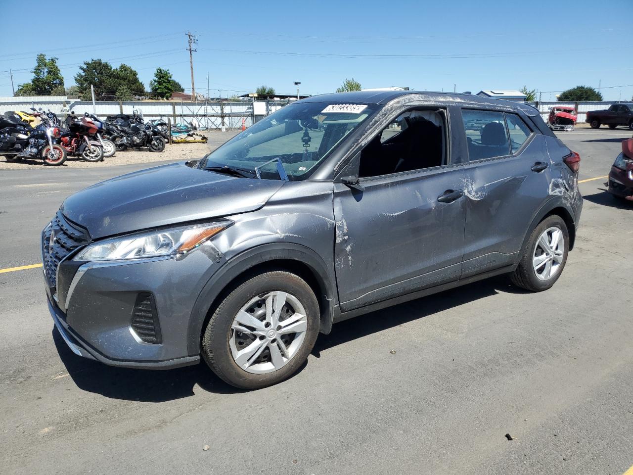NISSAN KICKS S