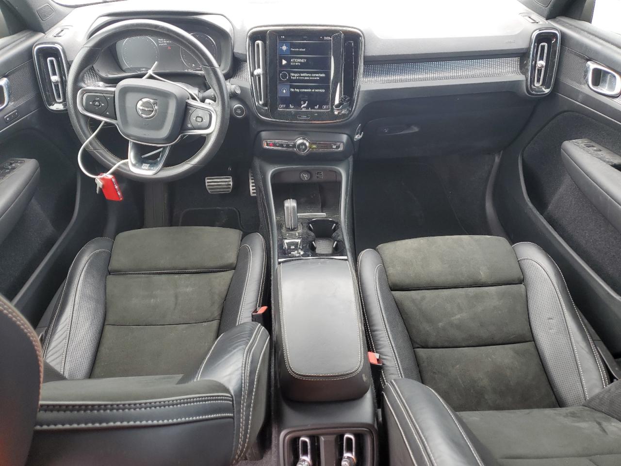 VOLVO XC40 T5 R-DESIGN