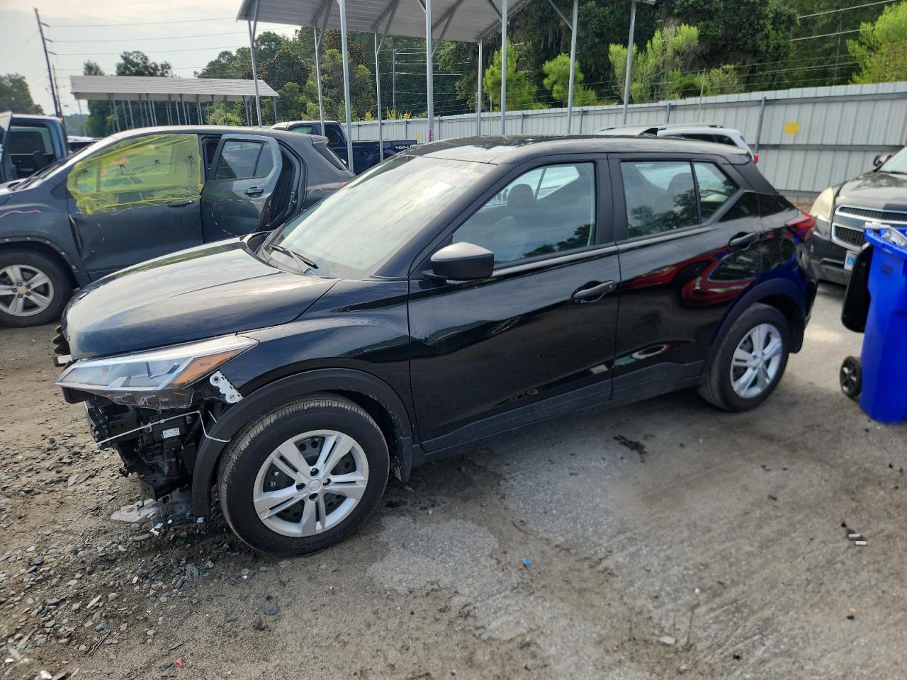 NISSAN KICKS S