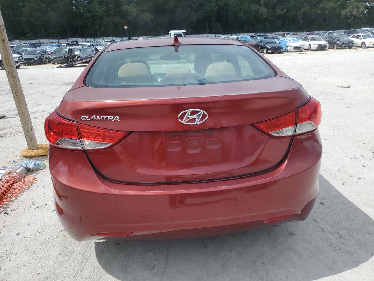 Hyundai Elantra gl 2013