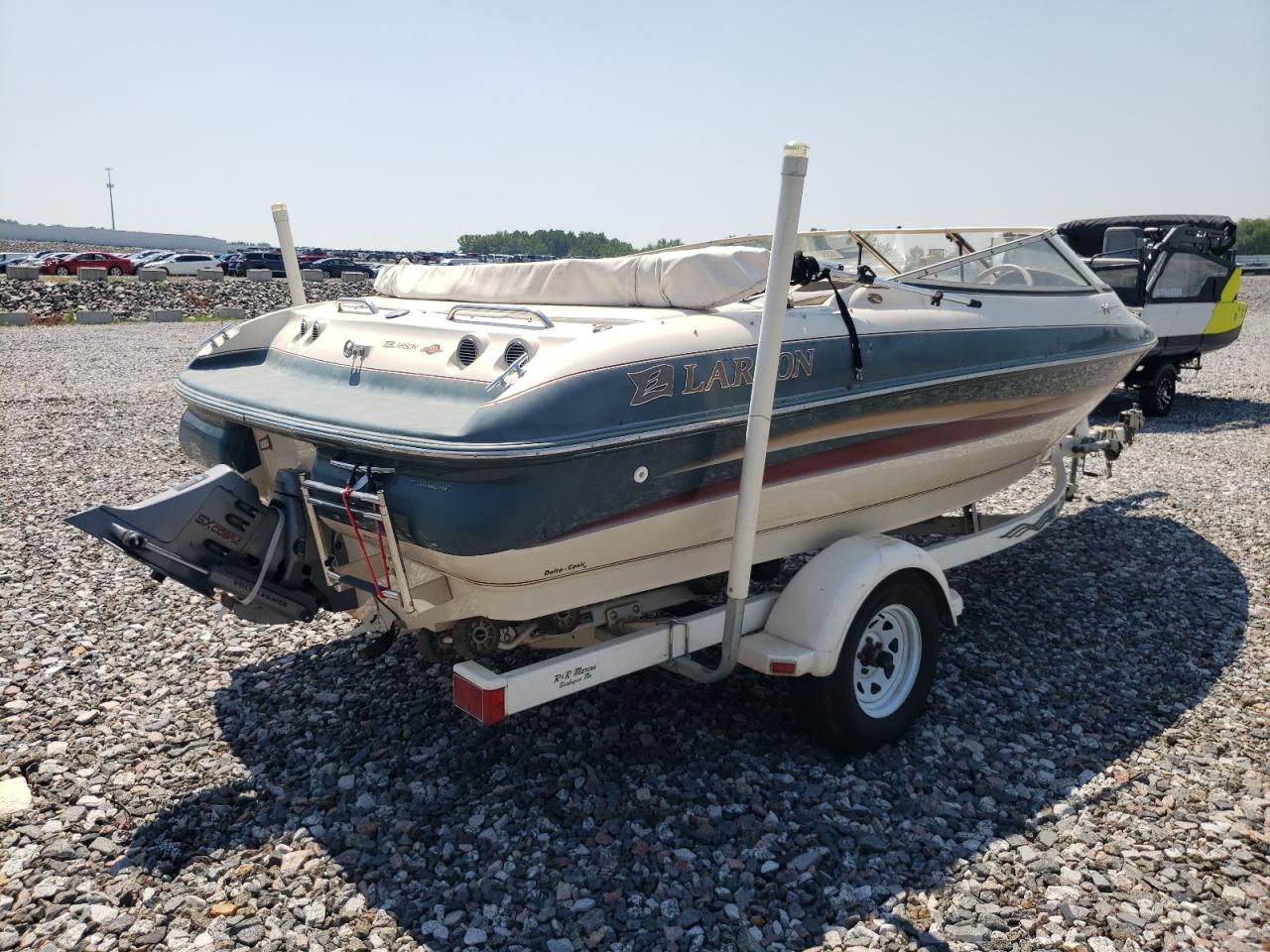 Lot #3248477538 1998 LARSON BOAT