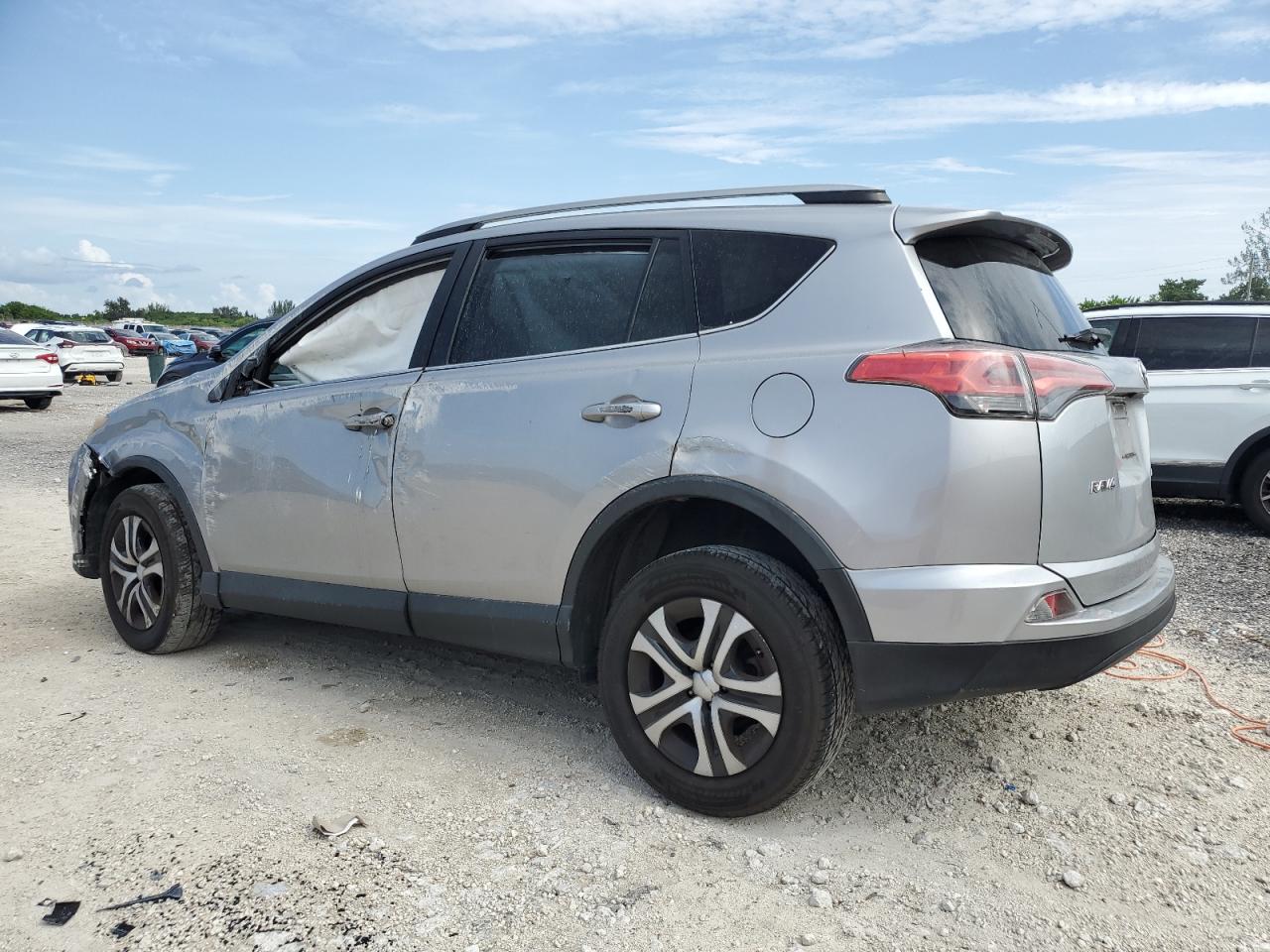 TOYOTA RAV4 LE