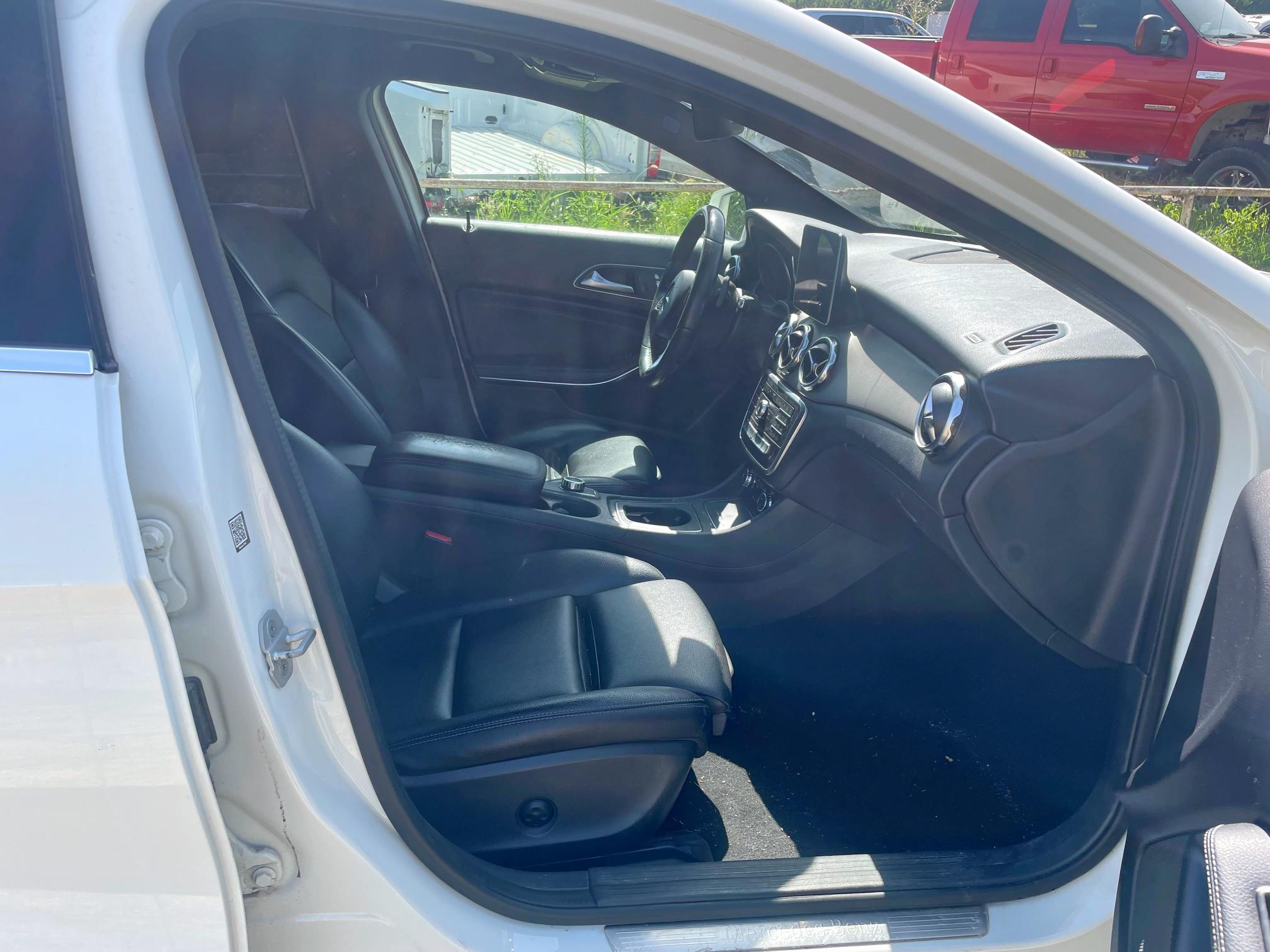 2018 MERCEDES-BENZ GLA 250 - WDCTG4EB4JJ449424