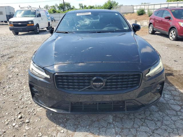 2022 VOLVO S60 B5 R-D 7JRL12TD8NG189176