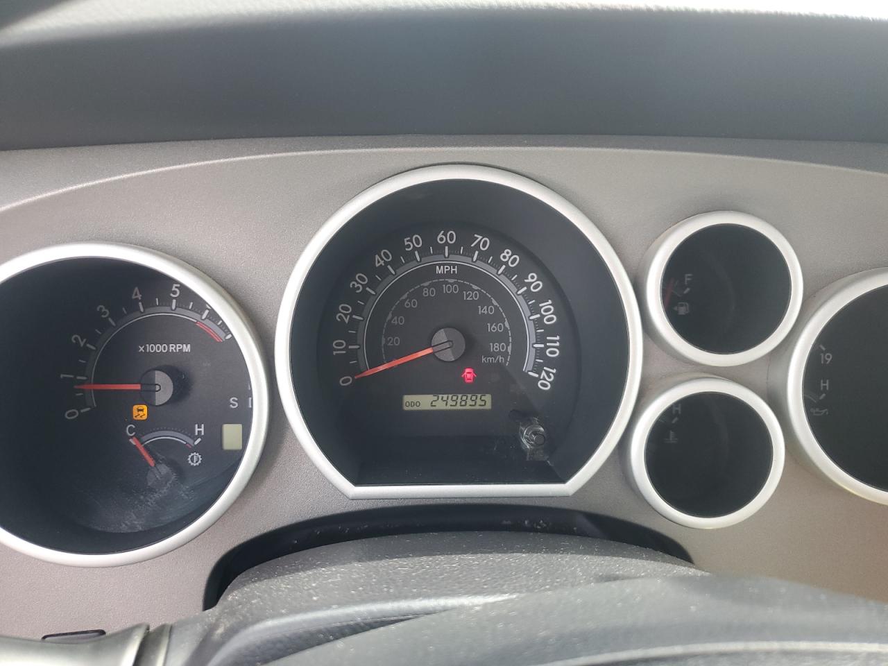 TOYOTA TUNDRA CREWMAX SR5