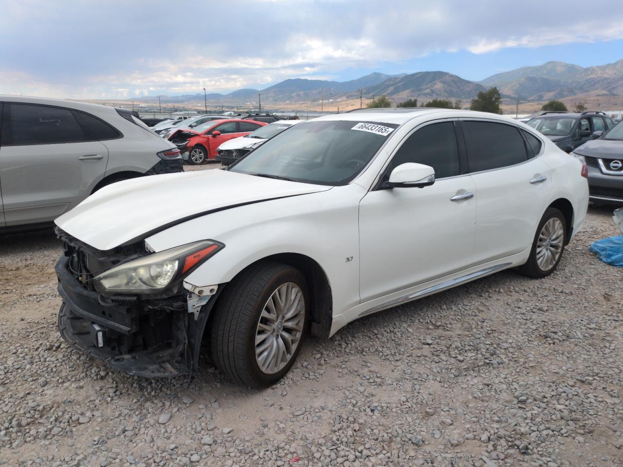 INFINITI Q70 3.7
