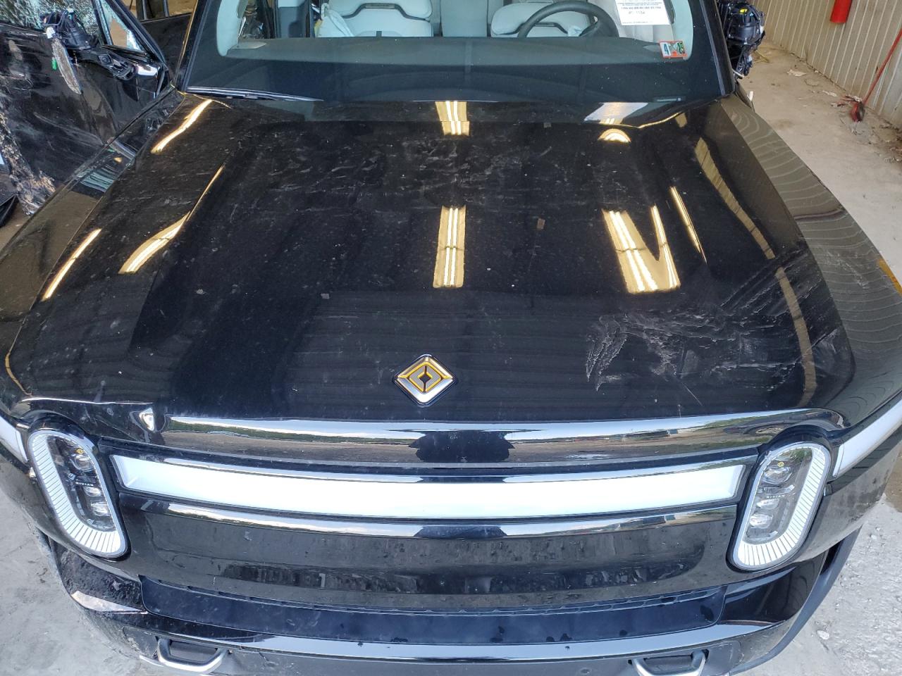 RIVIAN R1S ADVENTURE