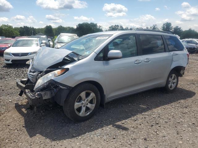 TOYOTA SIENNA LE