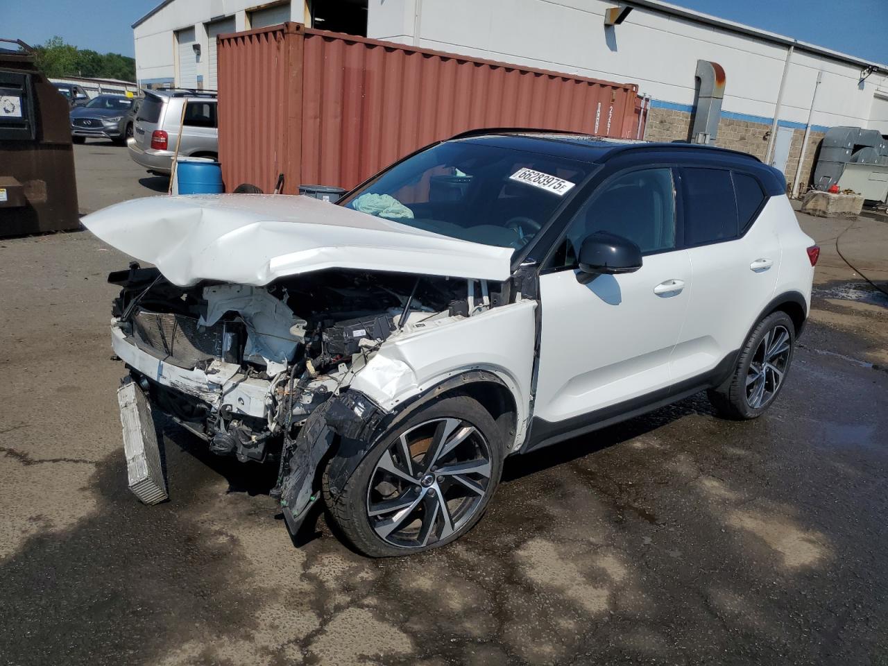 VOLVO XC40 T5 R-DESIGN