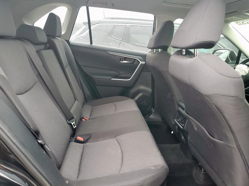2024 TOYOTA RAV4 XLE JTMRWRFVXRD245584