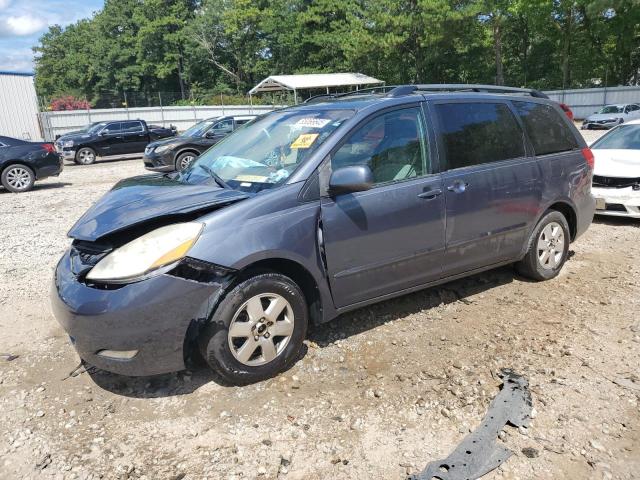 TOYOTA SIENNA XLE