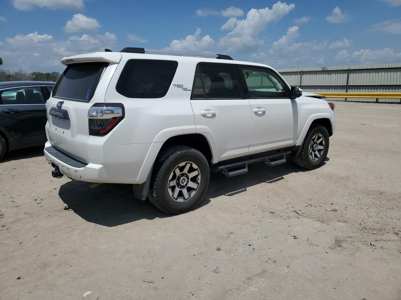 TOYOTA 4RUNNER SR5/SR5 PREMIUM