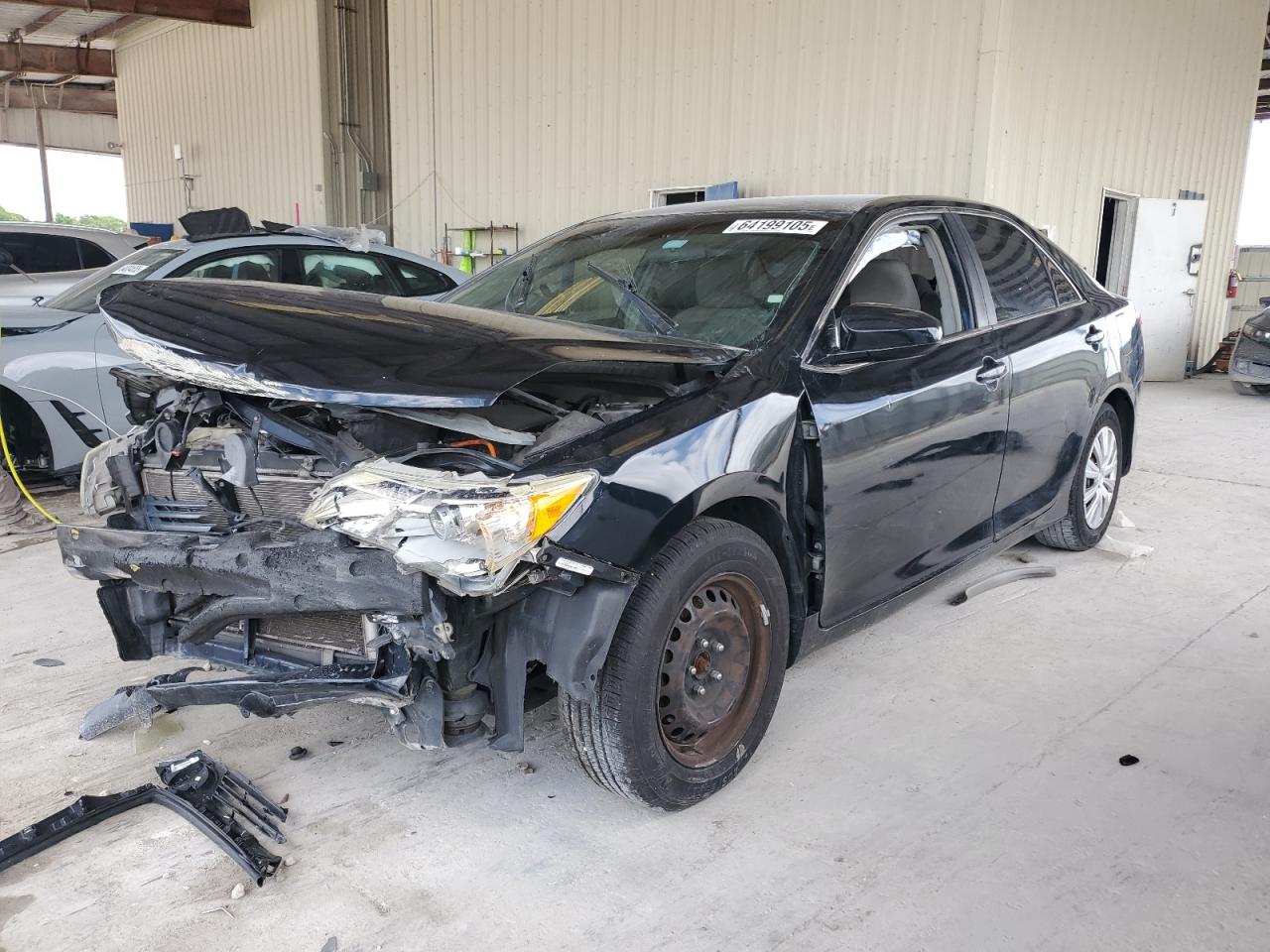 TOYOTA CAMRY BASE