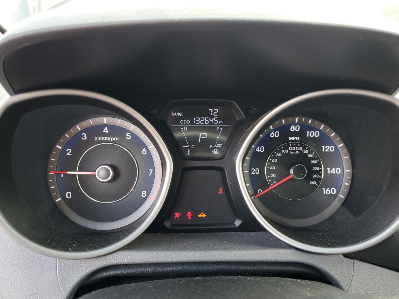 Hyundai Elantra gl 2013