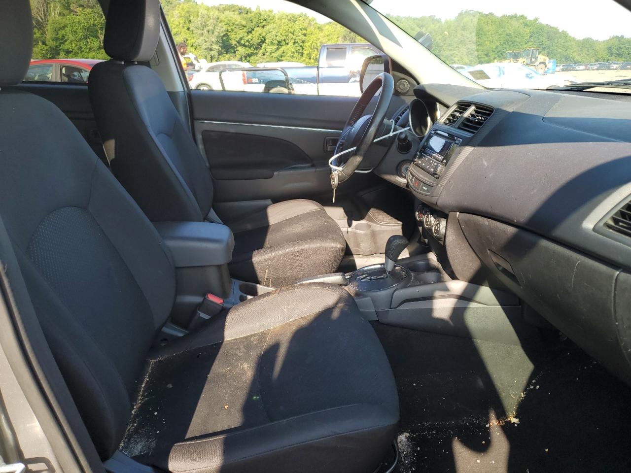 MITSUBISHI OUTLANDER ES