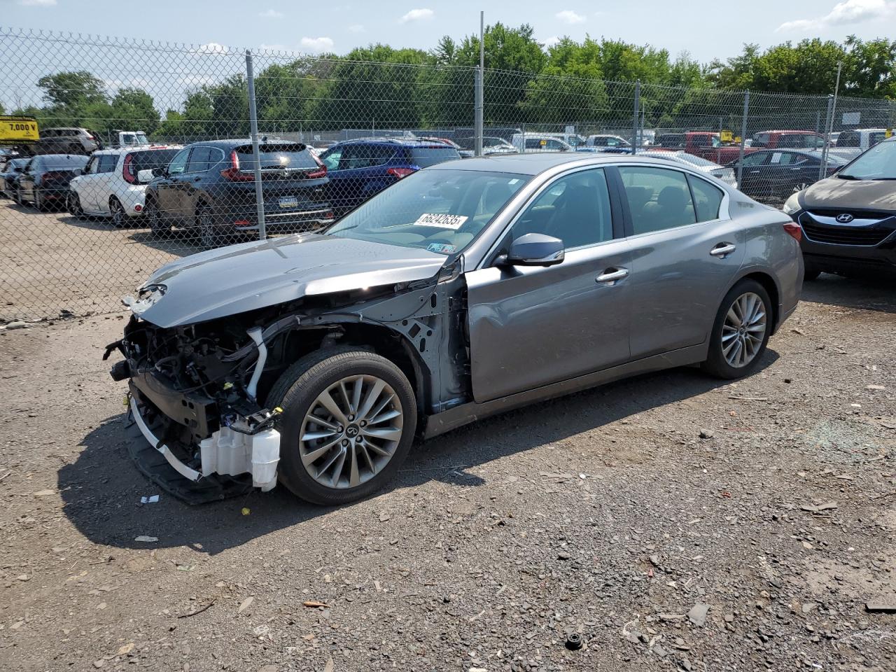 INFINITI Q50 LUXE
