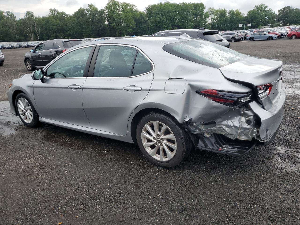 Toyota Camry le 2021