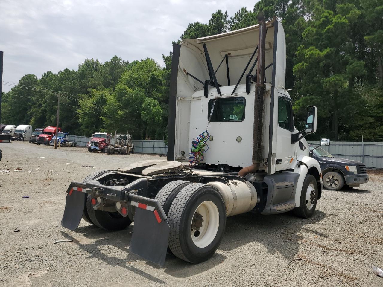 Lot #3284637340 2016 PETERBILT 579