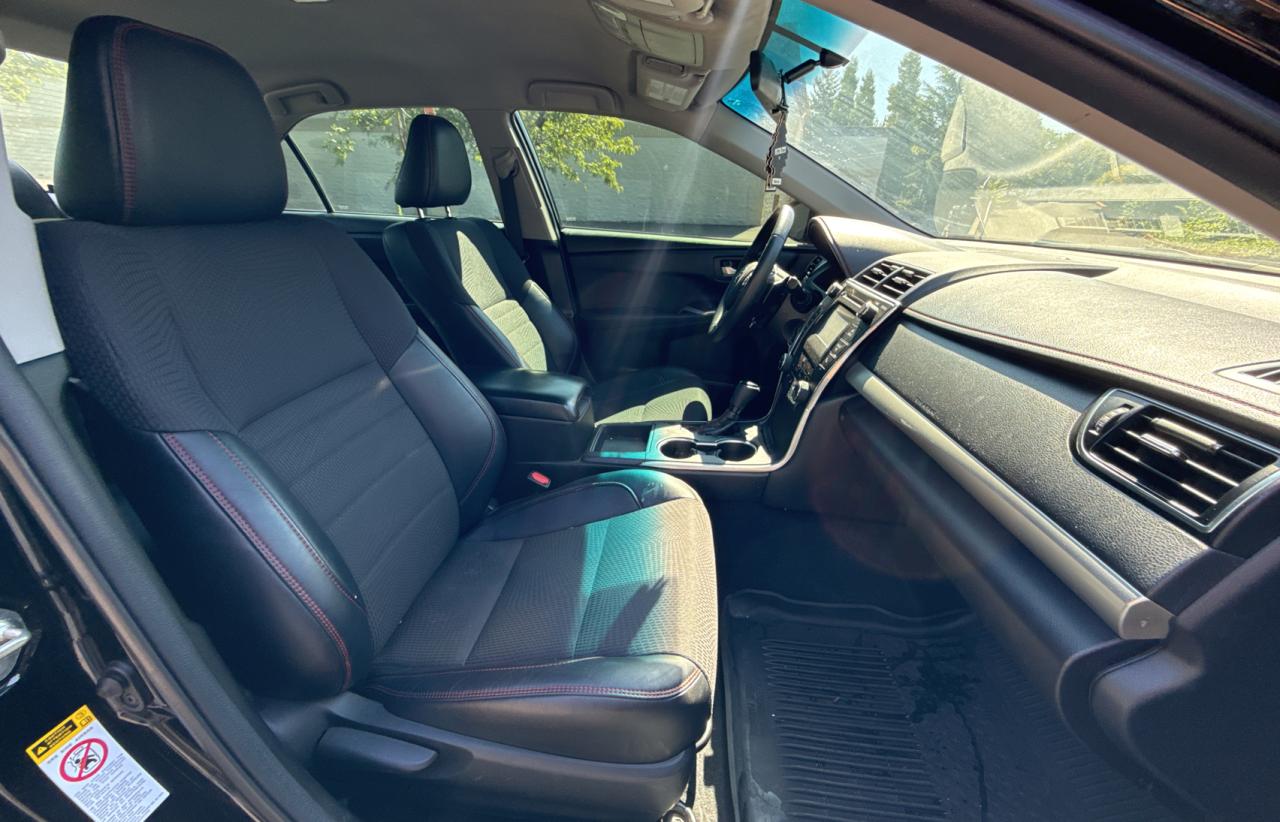 Toyota Camry le 2017